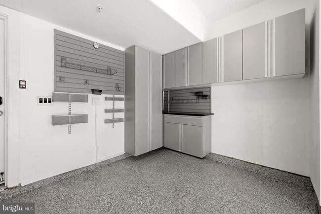 Building Photo - 44824 Tiverton Sq