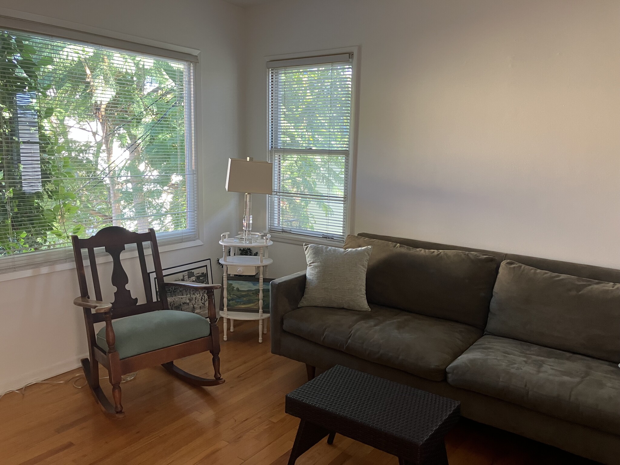 Building Photo - 834 12th St