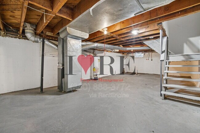 Building Photo - 338 S Chase Ave