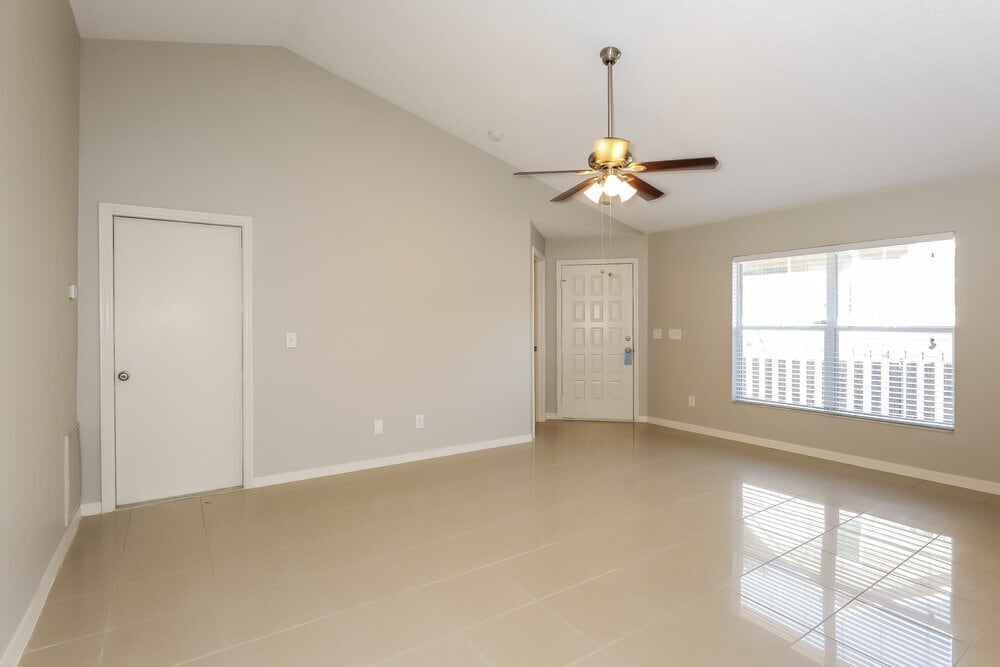 Building Photo - 3413 Palm Beach Dr