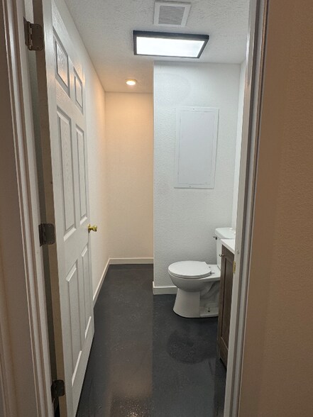 Building Photo - 5314 East Ave