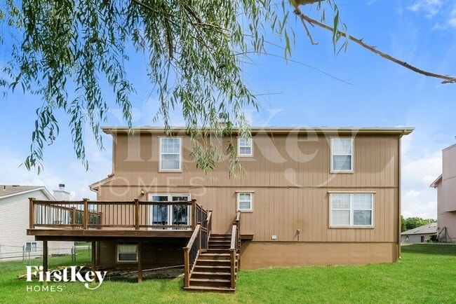 Building Photo - 613 Valley View