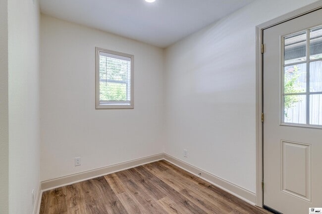 Building Photo - 281 Williams Rd