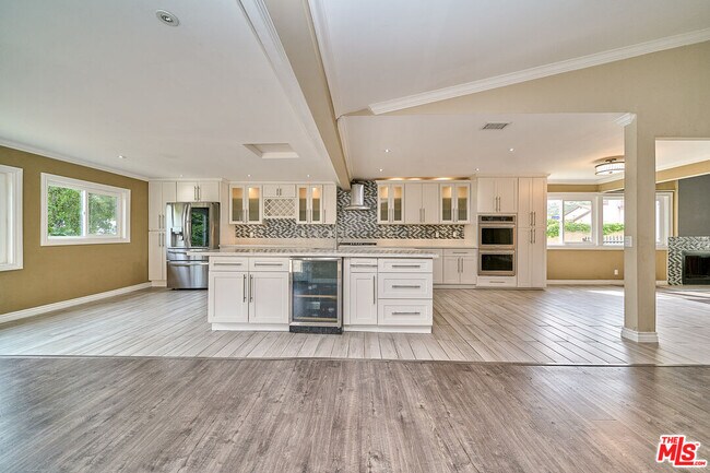 Building Photo - 2660 Conata St