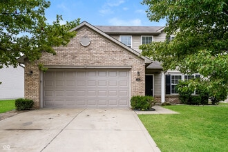 Building Photo - 2146 Rosswood Blvd