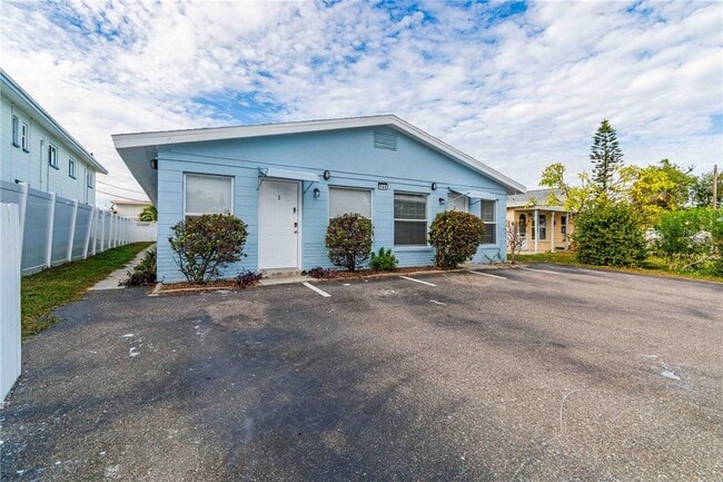 Building Photo - 140 112th Ave N