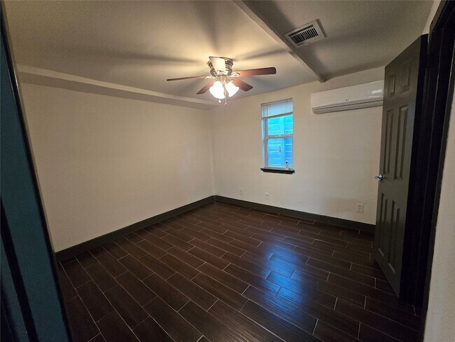 Building Photo - 1501 Asbury St