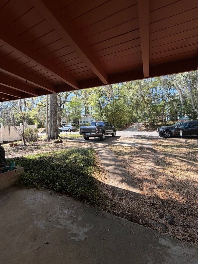 Building Photo - 717 Edgewood St