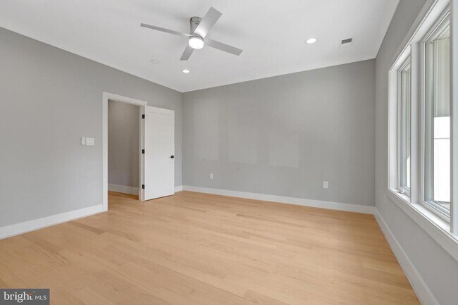 Building Photo - 6226 Kellogg Dr