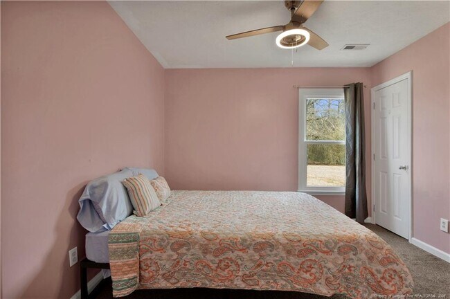 Building Photo - 300 Riverwind Dr