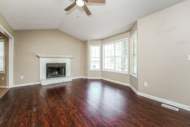 Building Photo - 3230 Westview Terrace