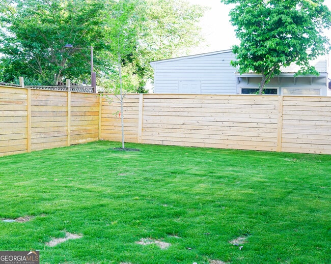 Building Photo - 68 Boulevard SE