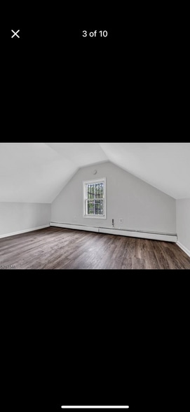 Building Photo - 233 Pine St