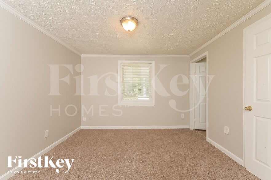 Building Photo - 160 Sherwood Loop