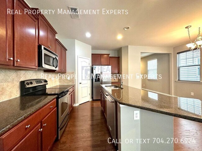 Building Photo - 13102 Heath Grove Dr
