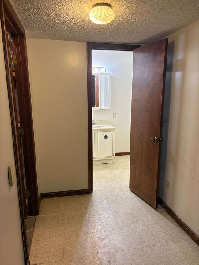 Building Photo - 828 Dondee Dr