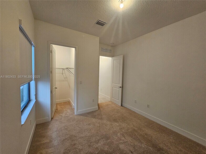 Building Photo - 4578 SW 174th Ave