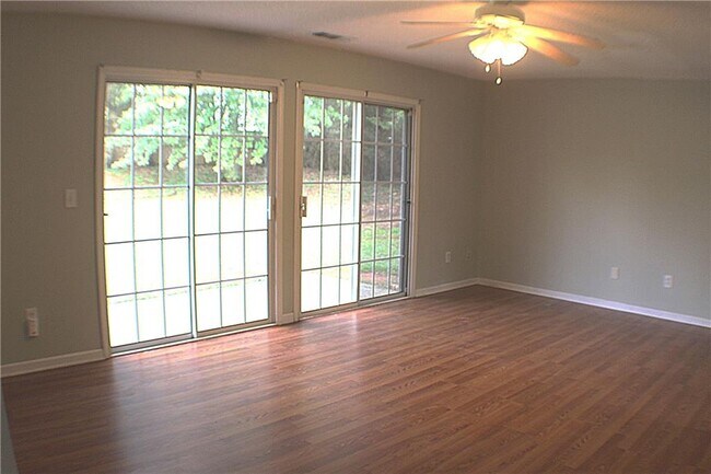 Building Photo - 437 Darter Dr NW