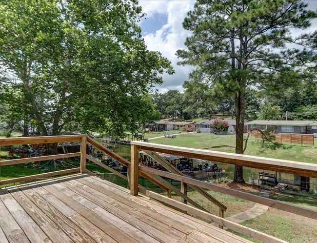 Building Photo - 202 Little John Trail
