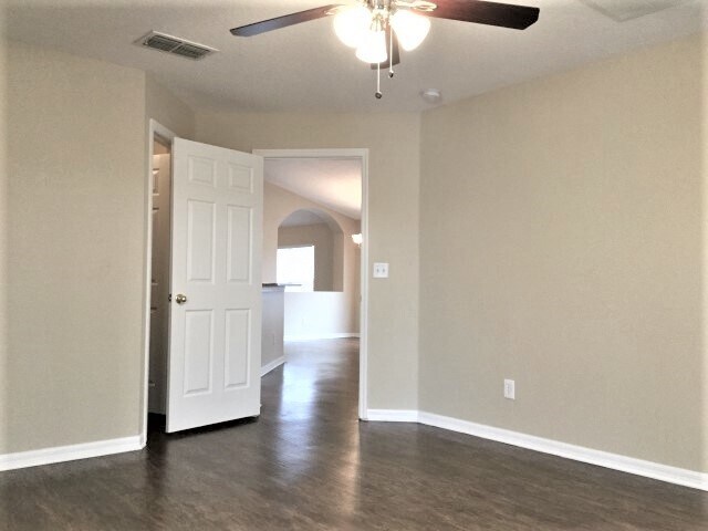 Building Photo - 107 Prairie Falcon Dr