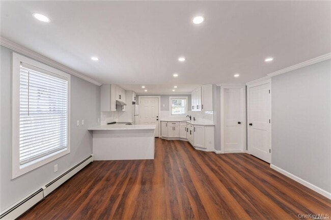 Building Photo - 5 Carlton Ave