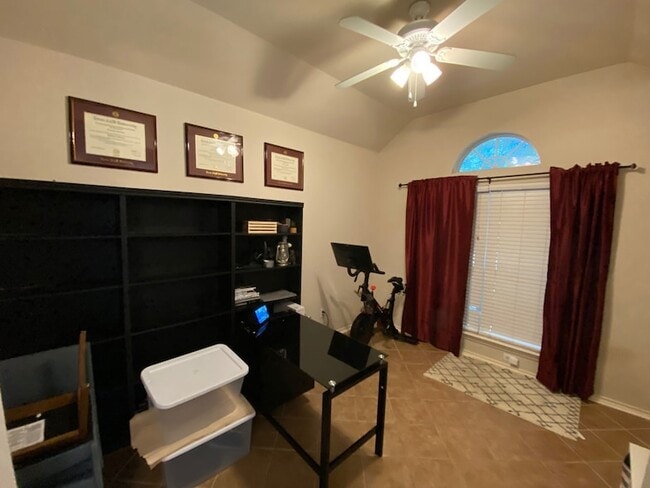 Building Photo - 5827 Silver Sage Ln