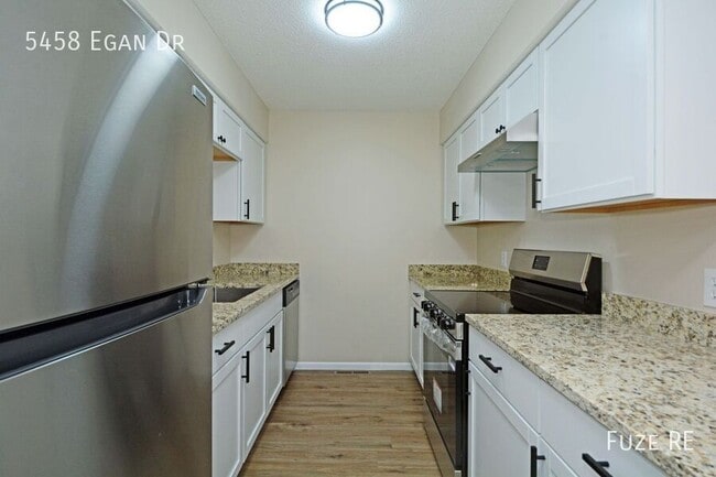 Building Photo - 5458 Egan Dr