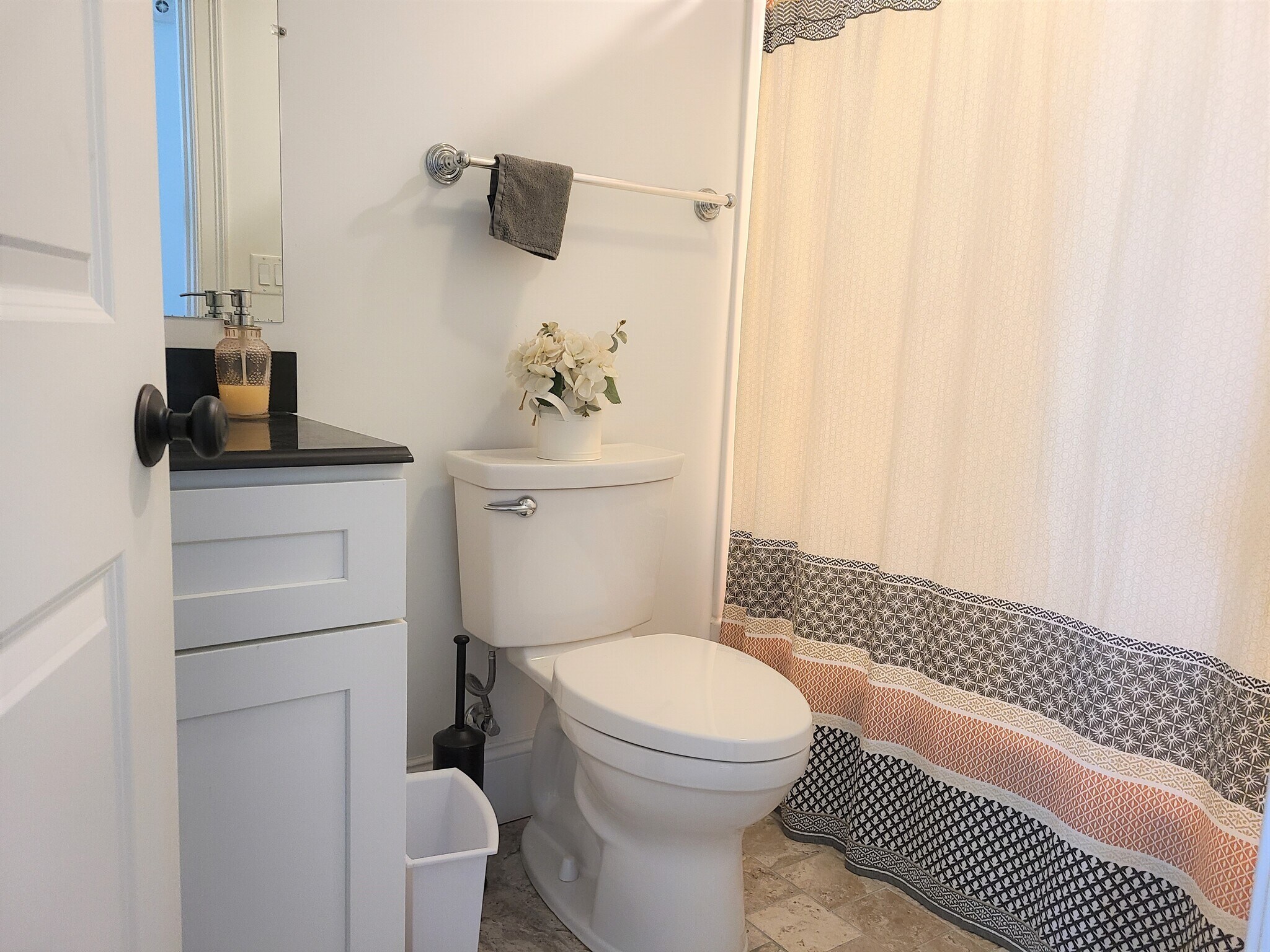 Building Photo - 14 Fern St