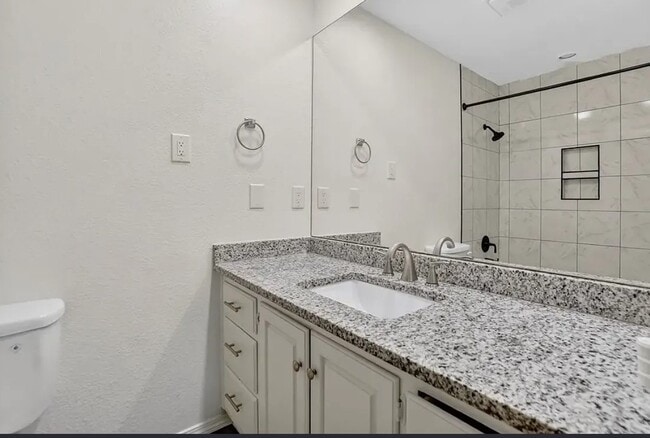 Building Photo - 3220 Preston Dr