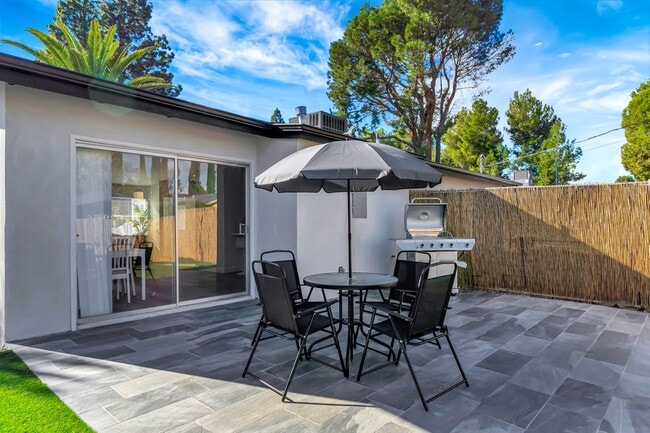 Building Photo - 22998 Valerio St