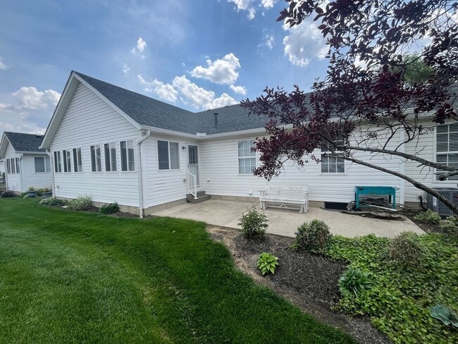 Building Photo - Spacious Condo in Pickerington with Finished Basement & Resort-Style Amenities