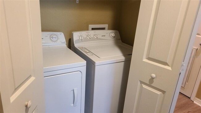 Building Photo - 2914 Royal Tuscan Ln