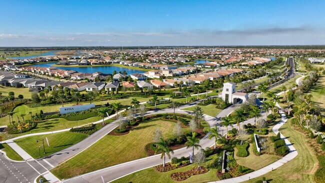 Building Photo - 11460 SW Pietra Wy