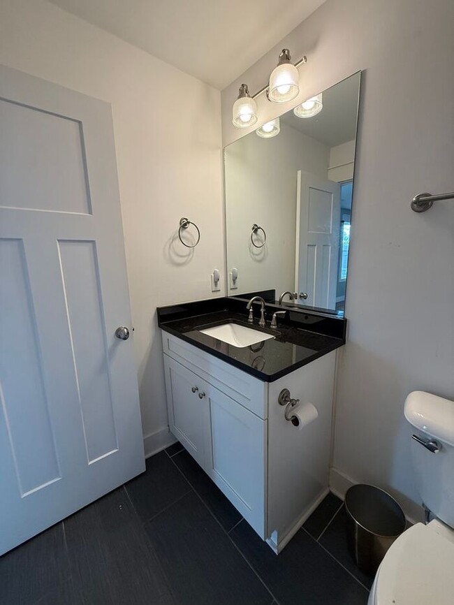 Building Photo - Beautiful Two-Story House in Woodbine - Fenced in Backyard