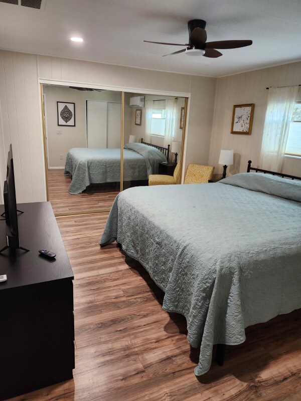 Building Photo - 1010 Palm Canyon Dr