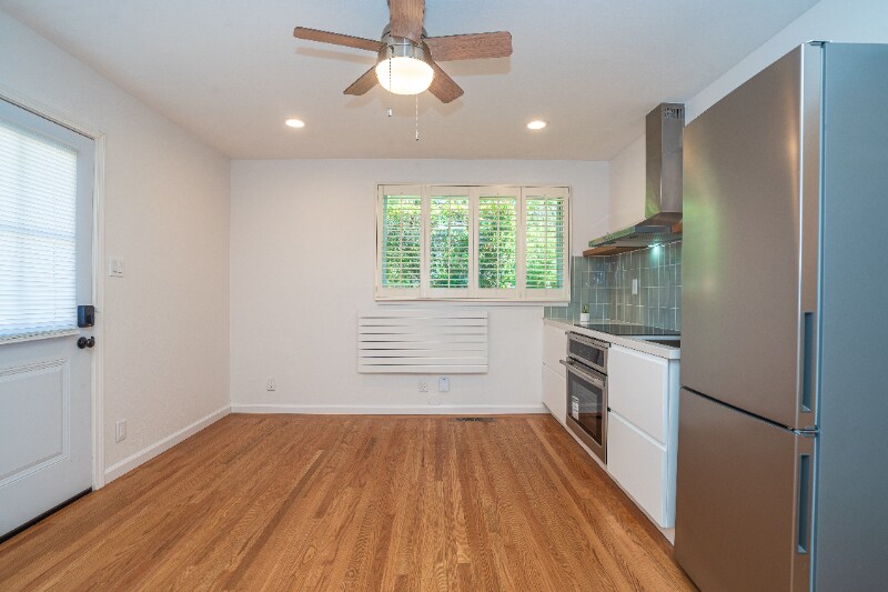Building Photo - 3985 Royal Arch Dr