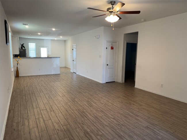 Building Photo - 31303 Whitfield Ct