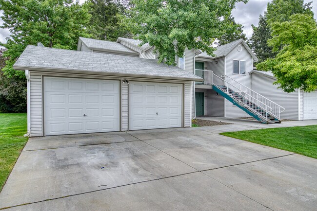 Building Photo - 1438 N Bluff Pl