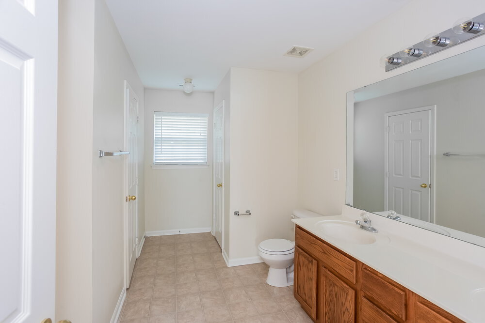 Building Photo - 10408 Sparrow Springs Ln