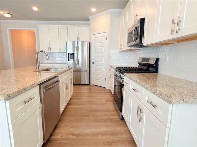 Building Photo - 470 Hellen Vly Dr