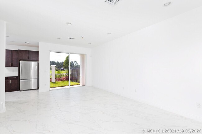 Building Photo - 6979 Pines Cir