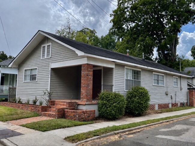 Building Photo - 802 S 18th St