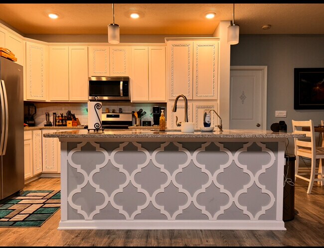 Building Photo - 5817 Flat Hill Dr