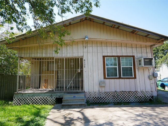 Primary Photo - 6124 Goforth St