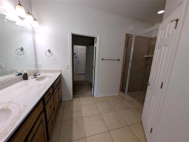 Building Photo - 643 Sisken Ct