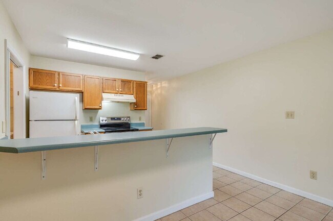 Building Photo - 1 bedroom and 1 bathroom in a 3x3 duplex STEPS AWAY FROM CAMPUS