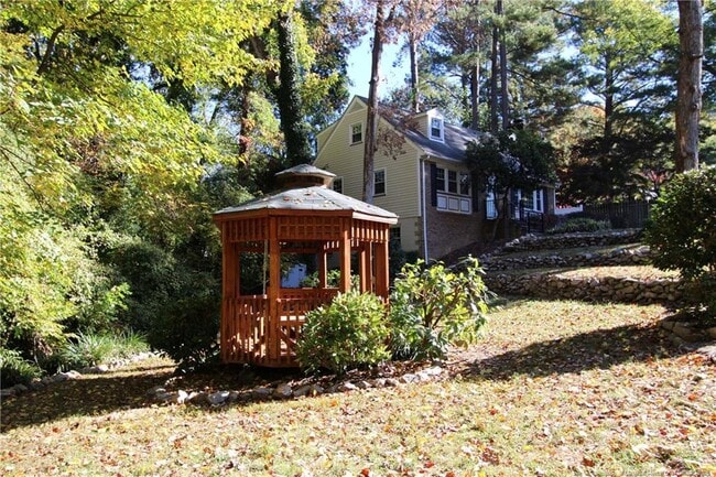 Building Photo - 1427 Seminole Trail