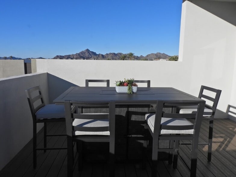 Rooftop Deck - 4220 N 32nd St