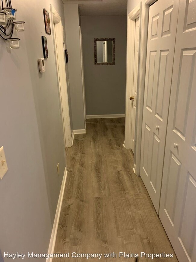 Building Photo - 3 br, 2 bath House - 1181 Northlake Drive