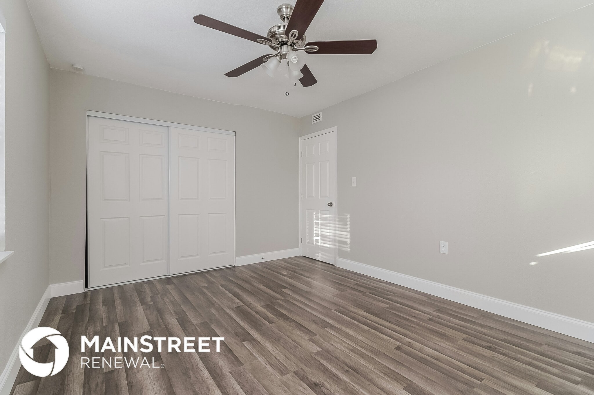 Building Photo - 2121 Camellia Dr